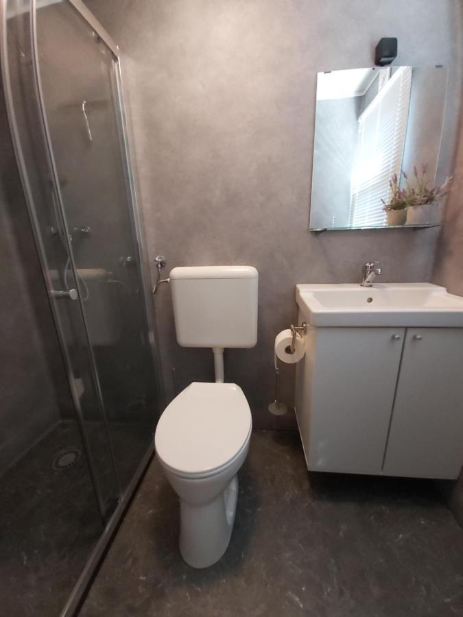 אויסטרוויק Bospareltjes Luxe Chalets Alleen Voor Recreatie מראה חיצוני תמונה