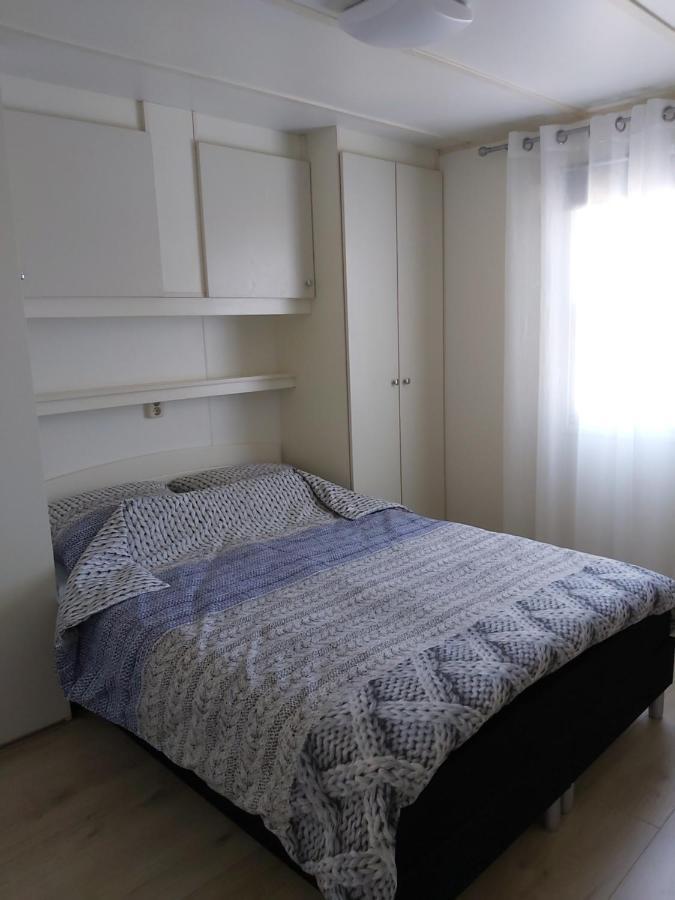 אויסטרוויק Bospareltjes Luxe Chalets Alleen Voor Recreatie מראה חיצוני תמונה
